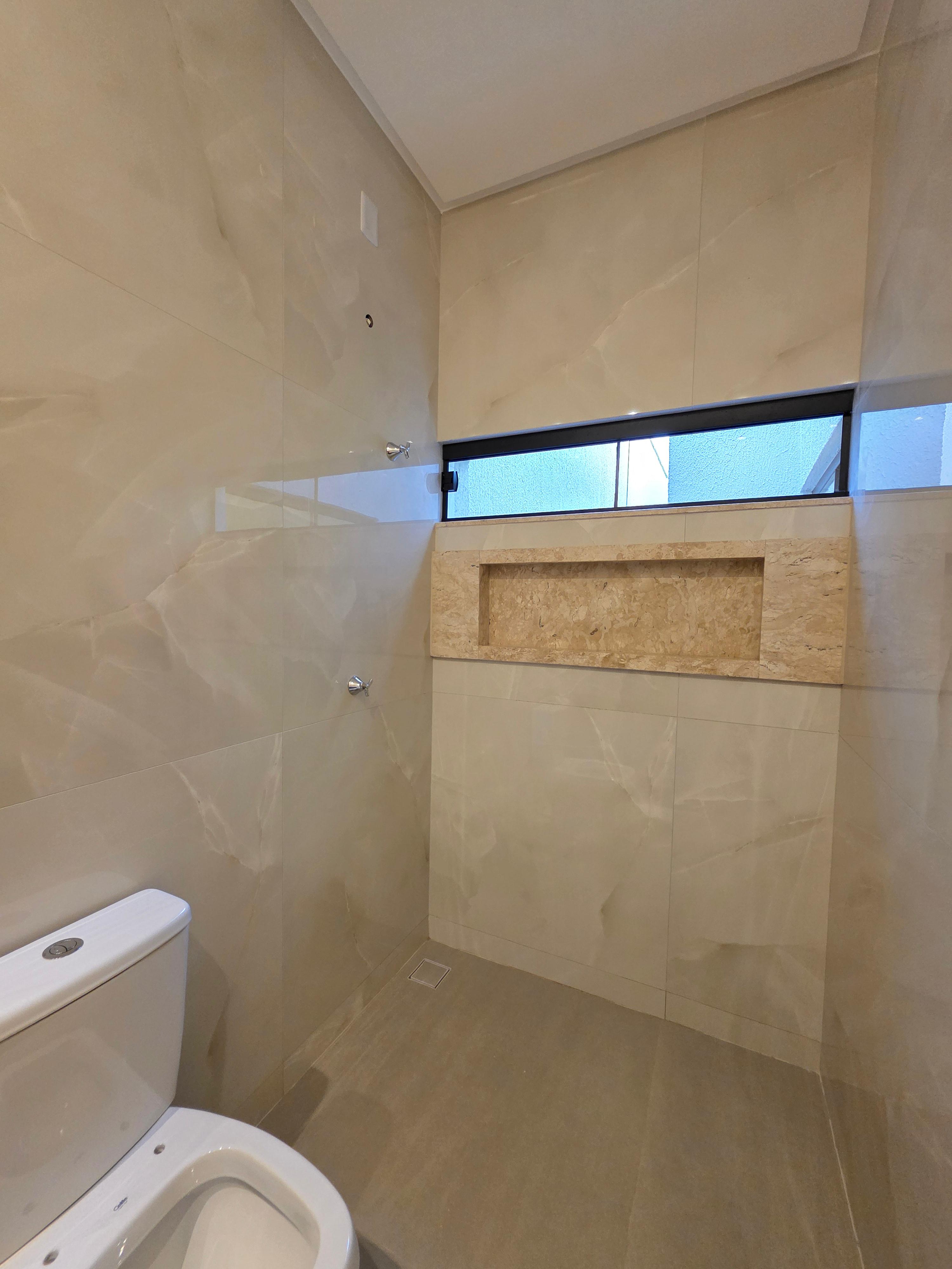 Casa com 03 Quartos e 02 banheiros à Venda, 152 m² por R$ 520.000,00