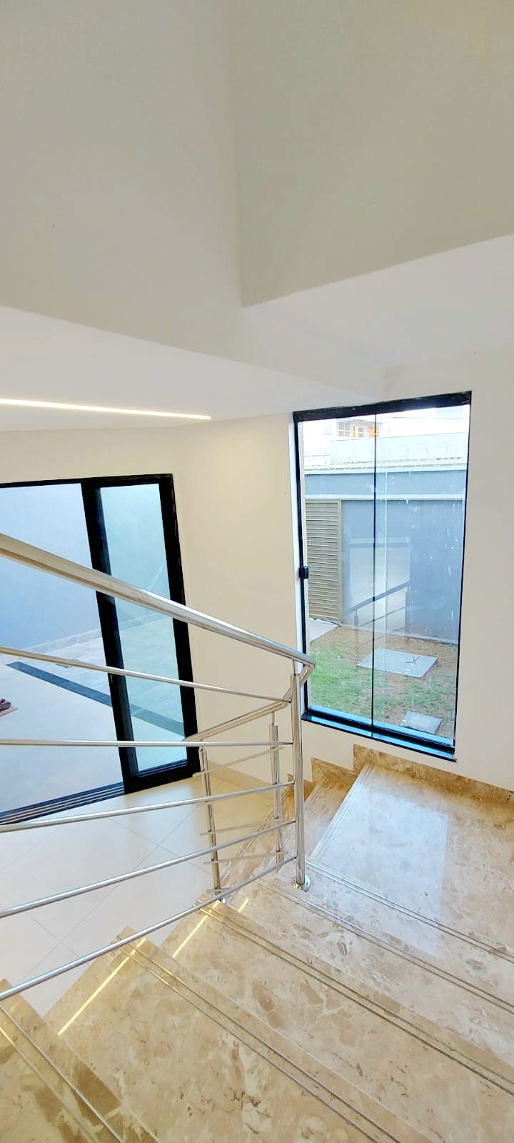 Oportunidade Única no Setor Morumbi – Sobrado com Localização Privilegiada!
