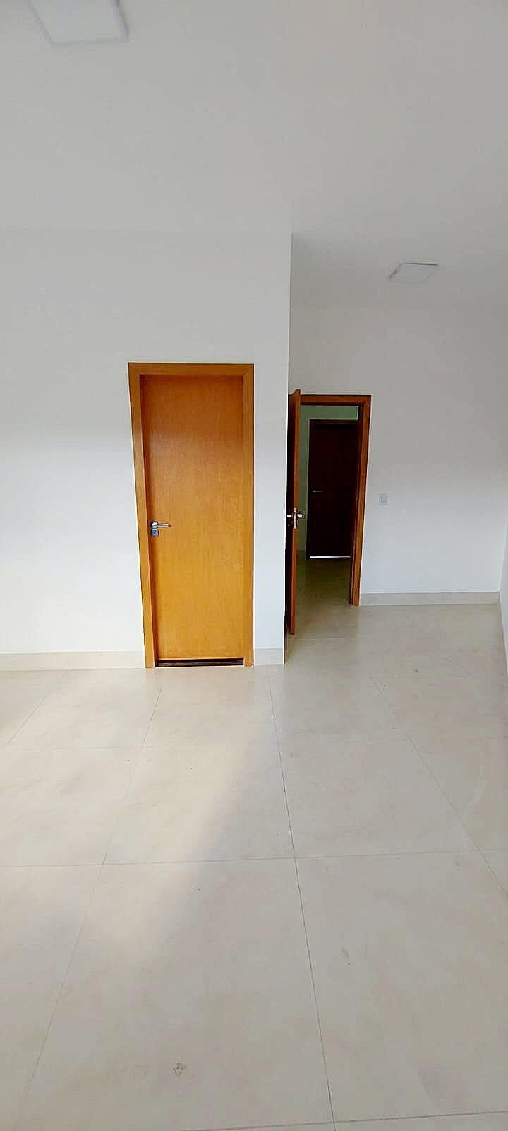 Oportunidade Única no Setor Morumbi – Sobrado com Localização Privilegiada!
