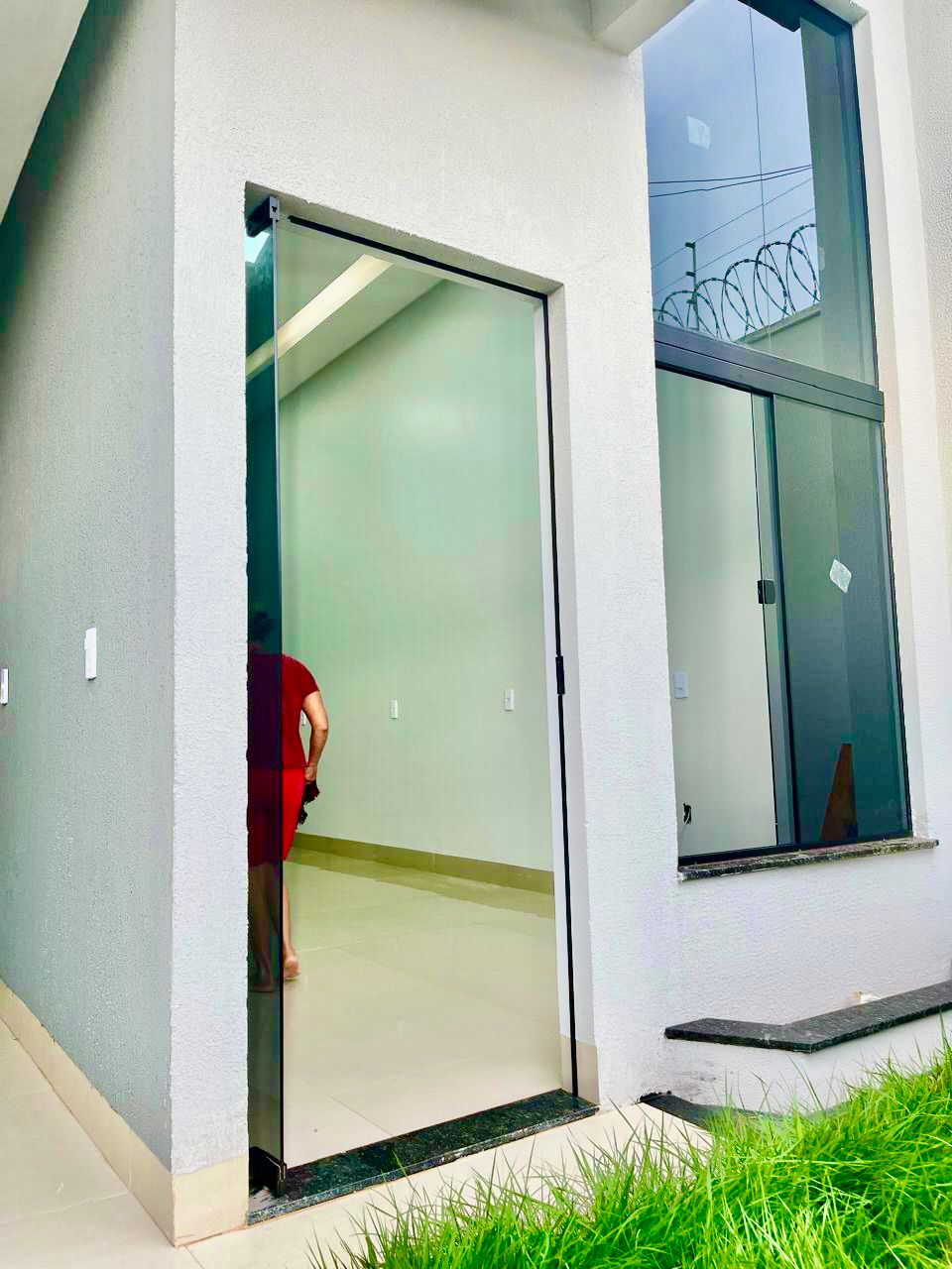 Casa aconchegante com área gourmet disponível para venda. 