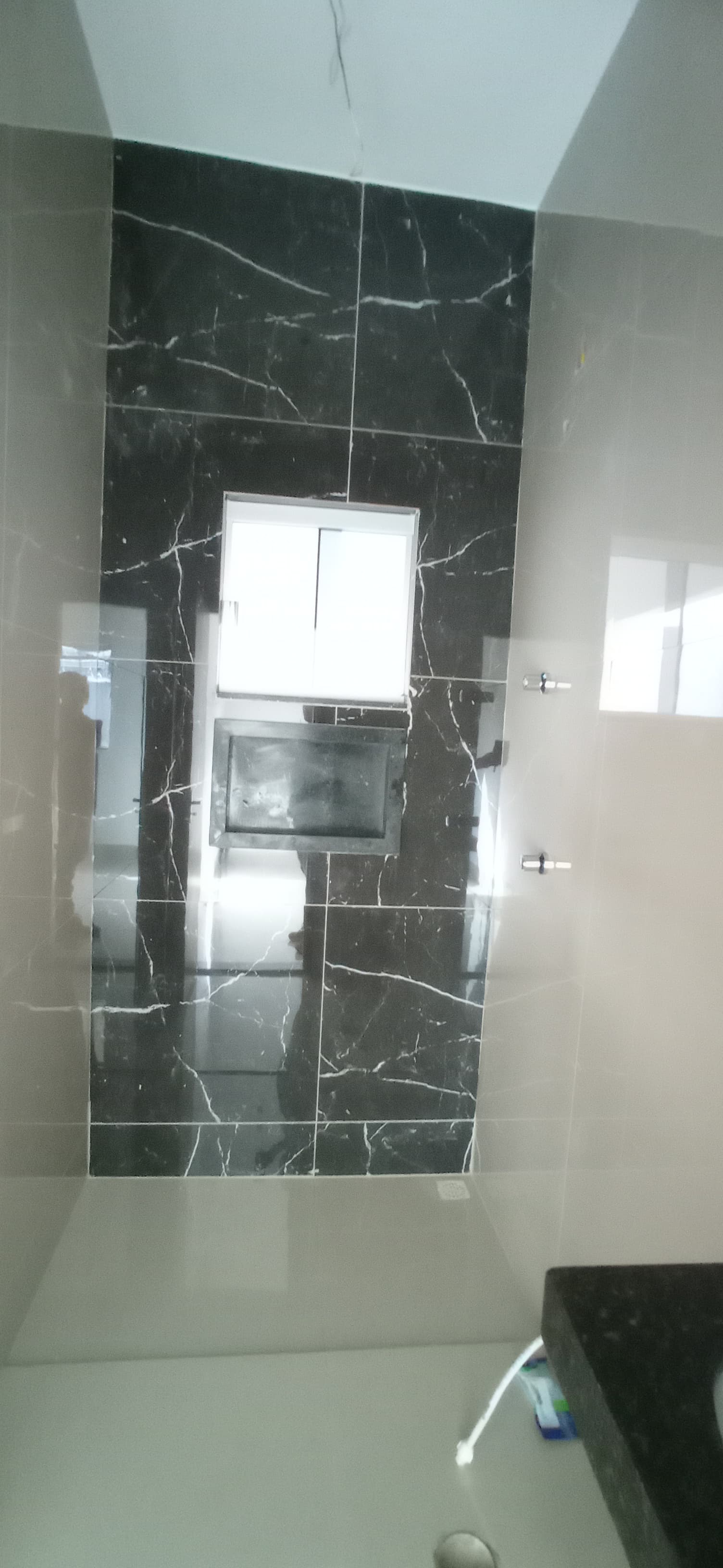 Casa disponível para venda, aceita financiamento.