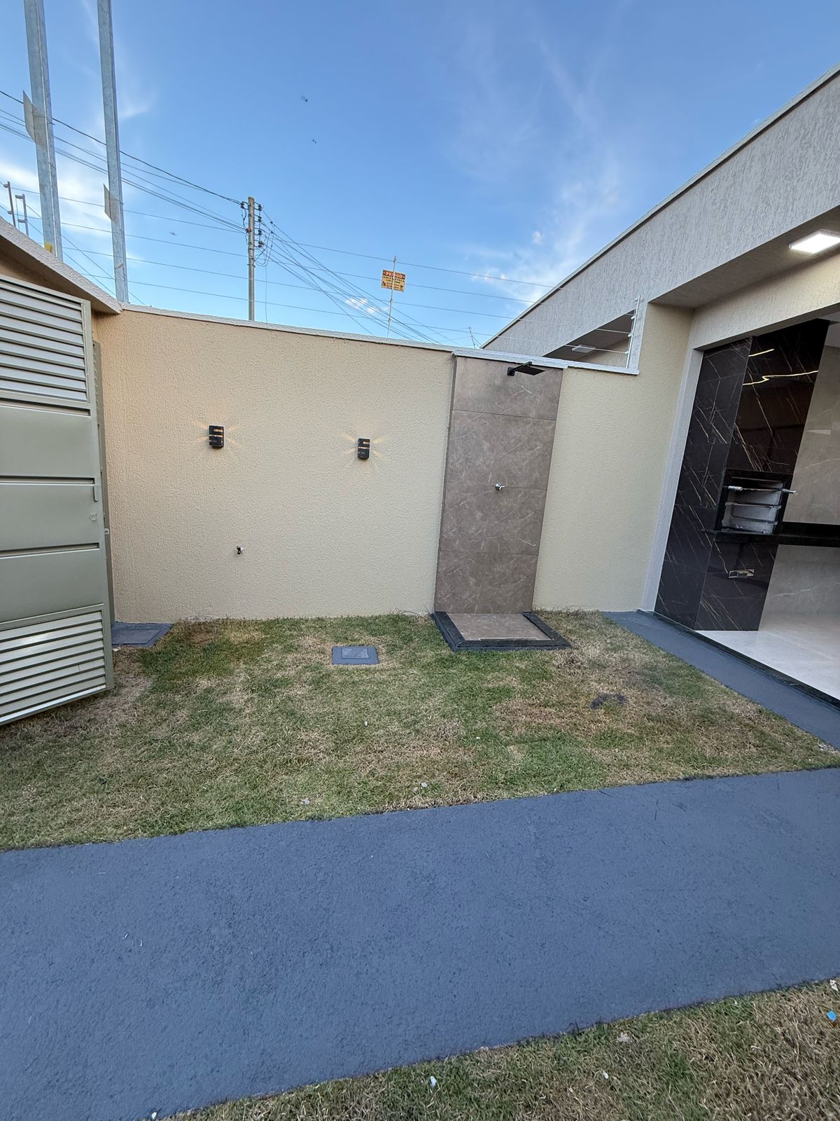 Casa aconchegante com área gourmet disponível para venda.