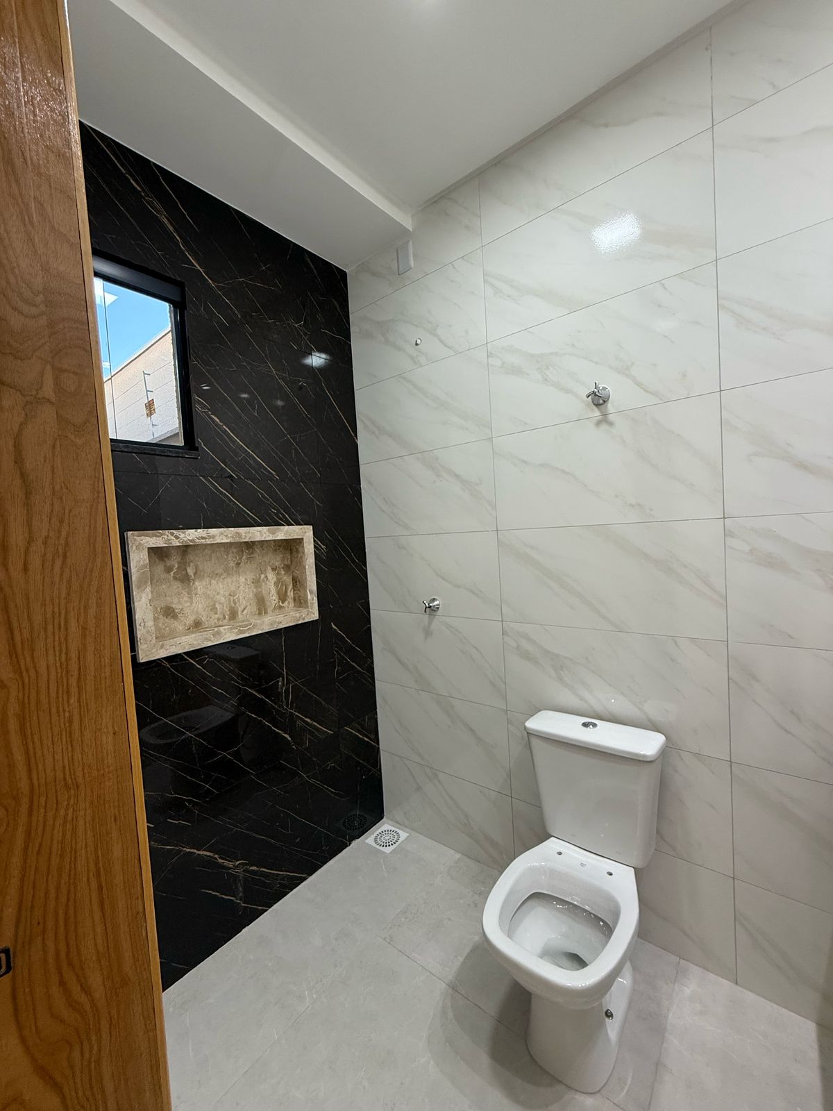 Casa aconchegante com área gourmet disponível para venda.