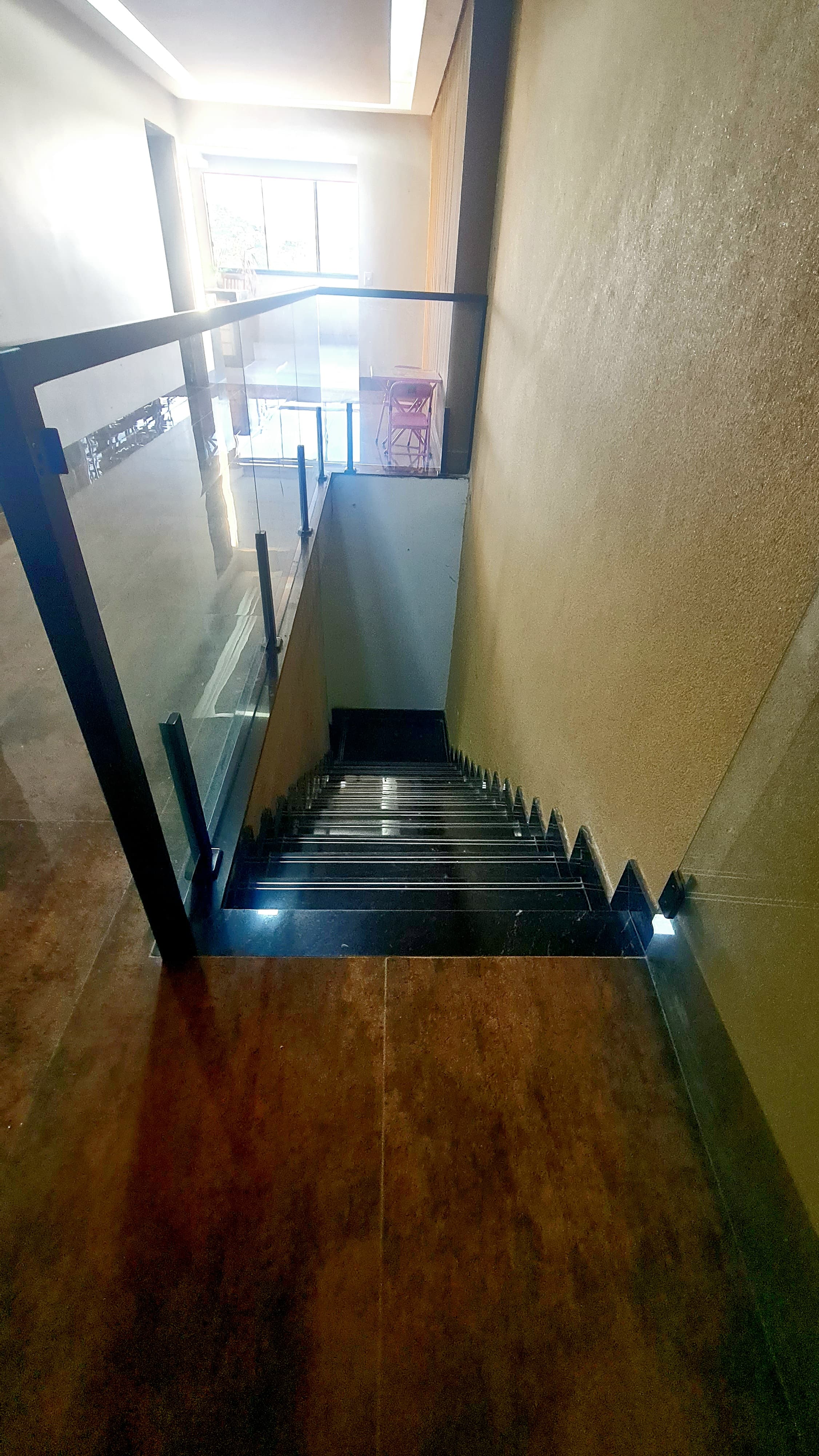 Residência de Alto Padrão com 3 Pavimentos, Piscina Aquecida, Espaço Gourmet e Vista Privilegiada para o Parque