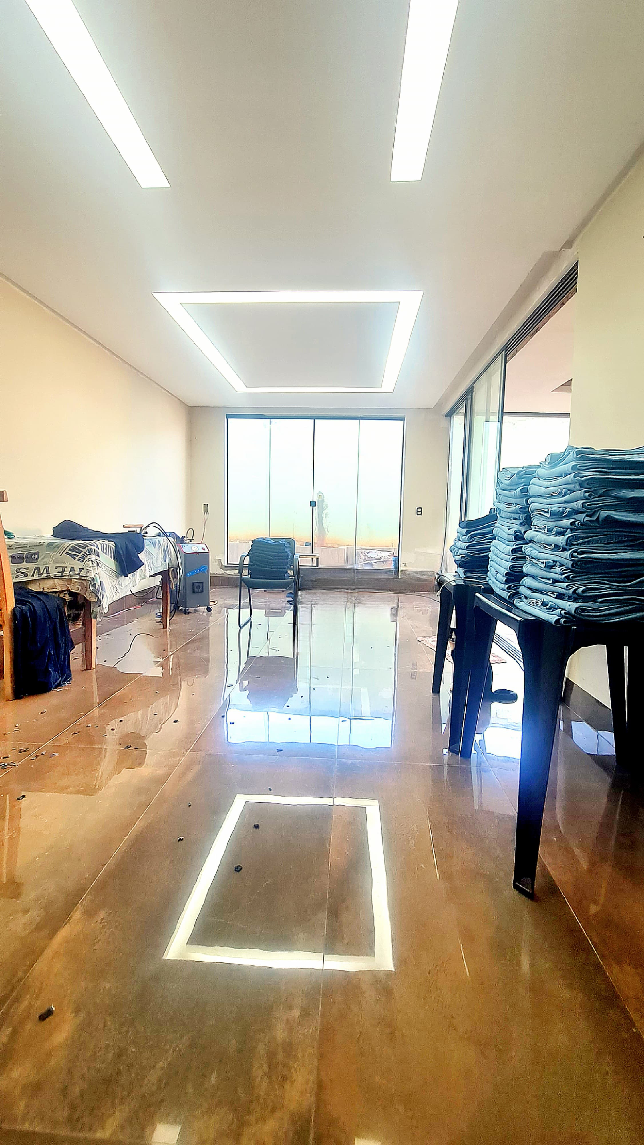 Residência de Alto Padrão com 3 Pavimentos, Piscina Aquecida, Espaço Gourmet e Vista Privilegiada para o Parque