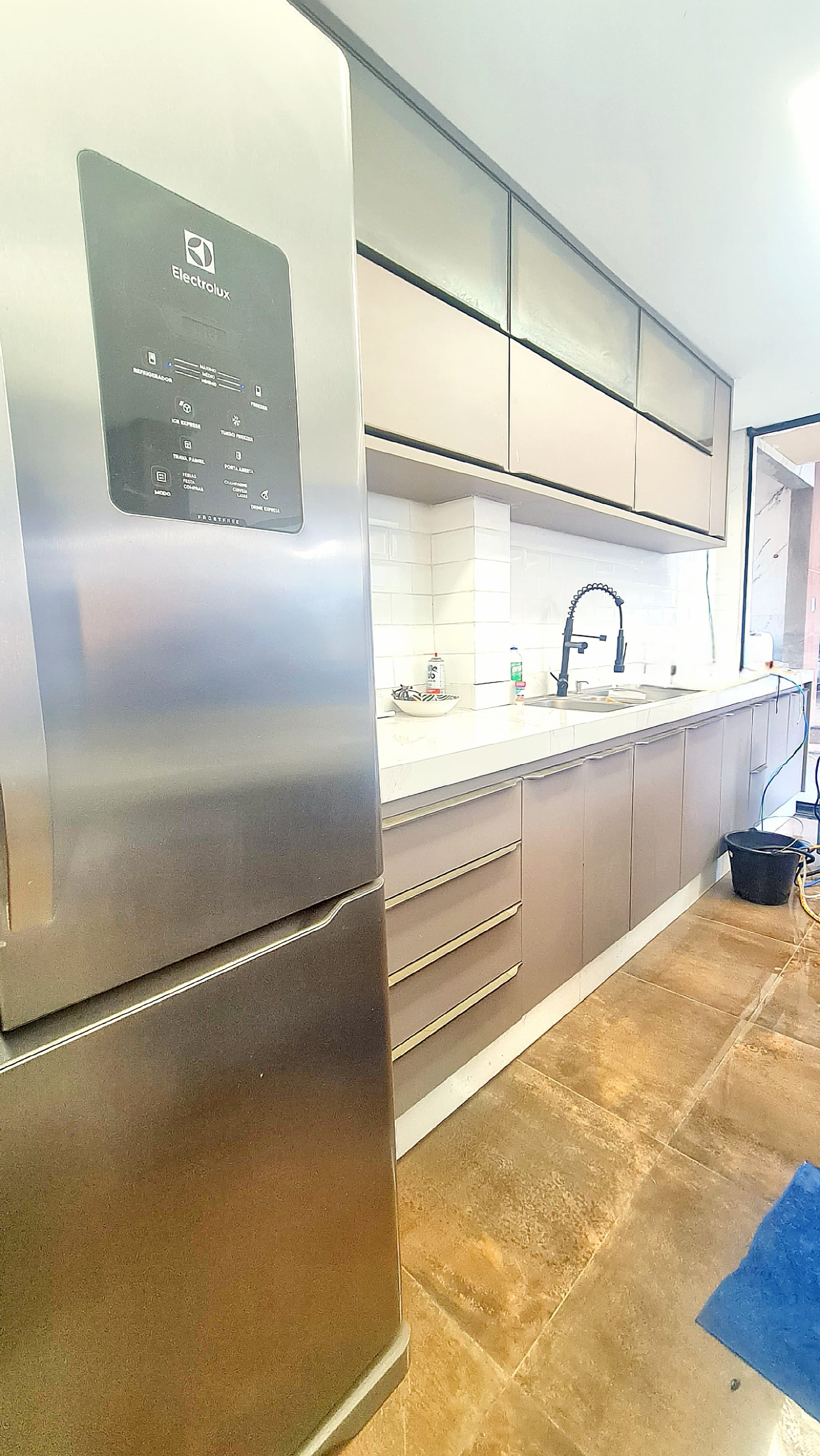 Residência de Alto Padrão com 3 Pavimentos, Piscina Aquecida, Espaço Gourmet e Vista Privilegiada para o Parque