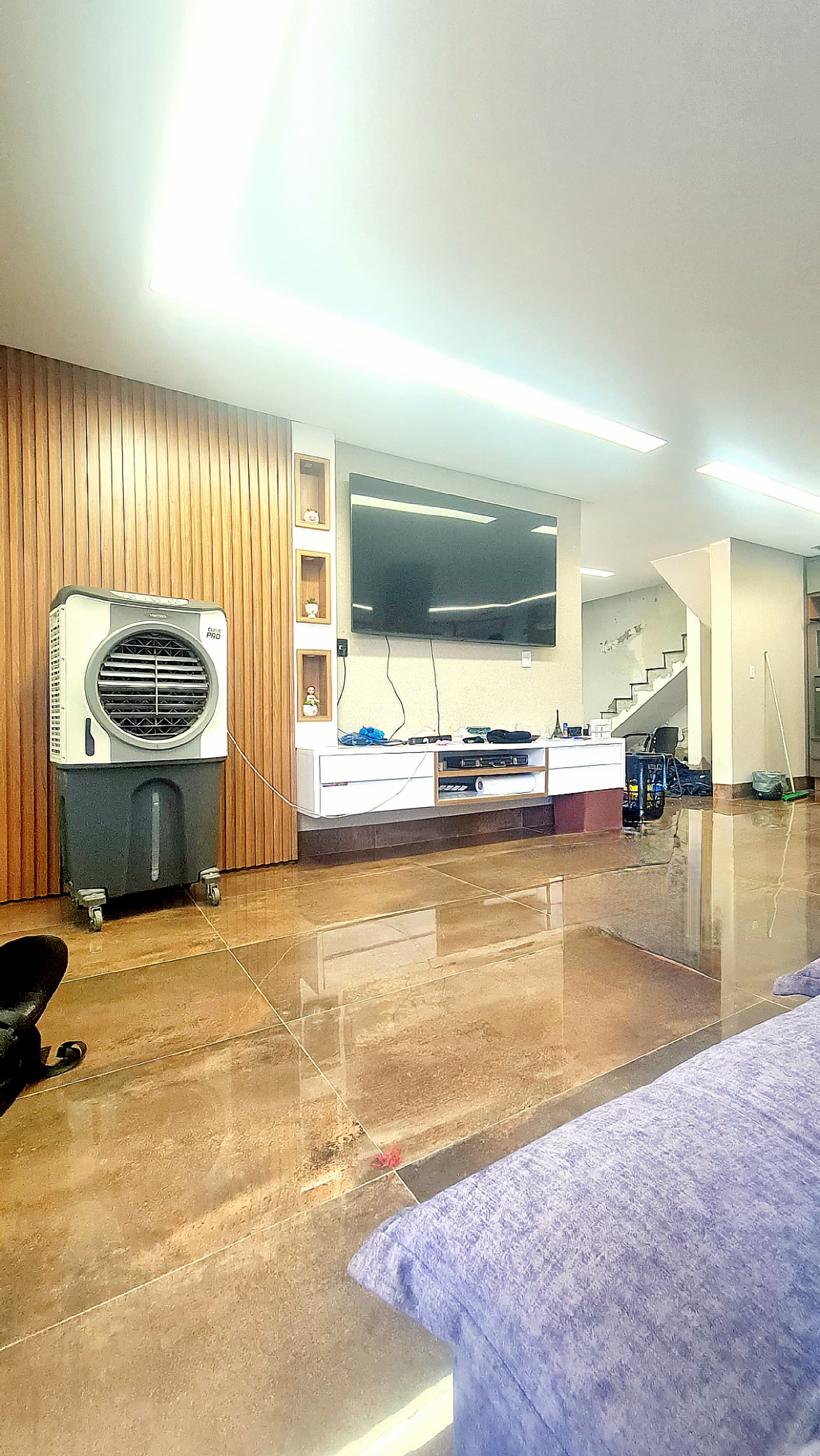 Residência de Alto Padrão com 3 Pavimentos, Piscina Aquecida, Espaço Gourmet e Vista Privilegiada para o Parque