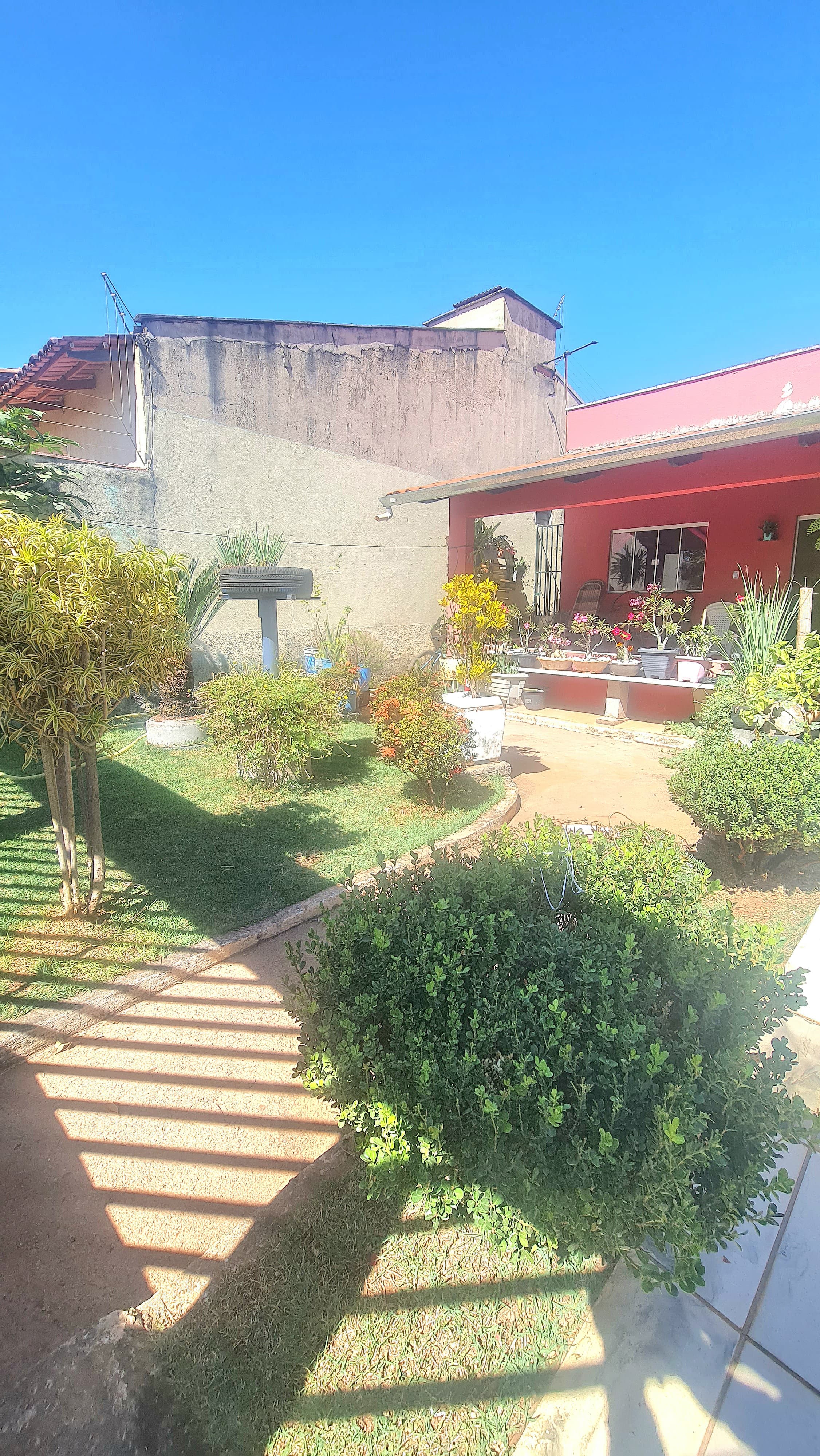 Casa Aconchegante com Quintal Amplo no Res. Triunfo – Ótima Localização!