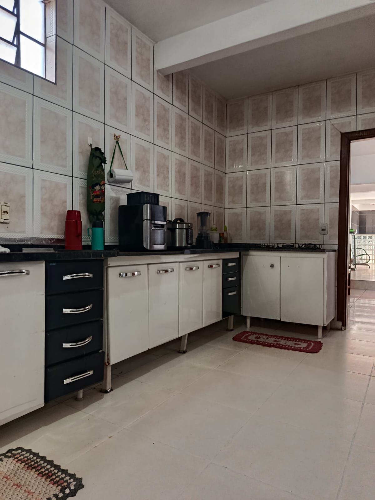 Casa na laje com 04 quartos no Bairro da Vitória - Goiânia - GO