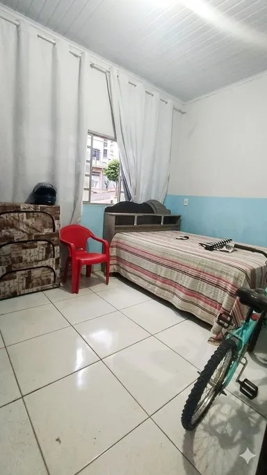 Casa com Ponto Comercial na Frente – Ótima para Morar e Investir