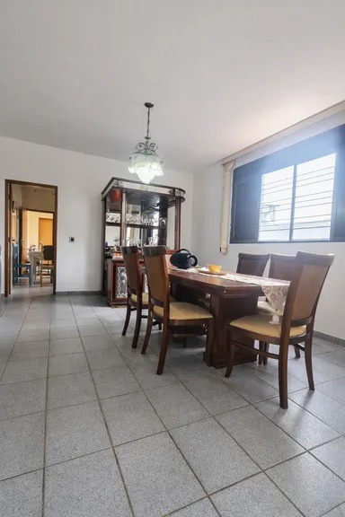 Excelente oportunidade em Goiânia. Casa 03 suítes!
