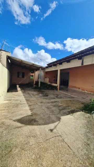 Casa com 3 Quartos e 300m² no Residencial Recanto do Bosque – Goiânia