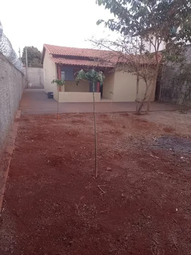CASA DE LOTE INTEIRO Á VENDA SETOR RECANTO DO BOSQUE GOIÂNIA-GO