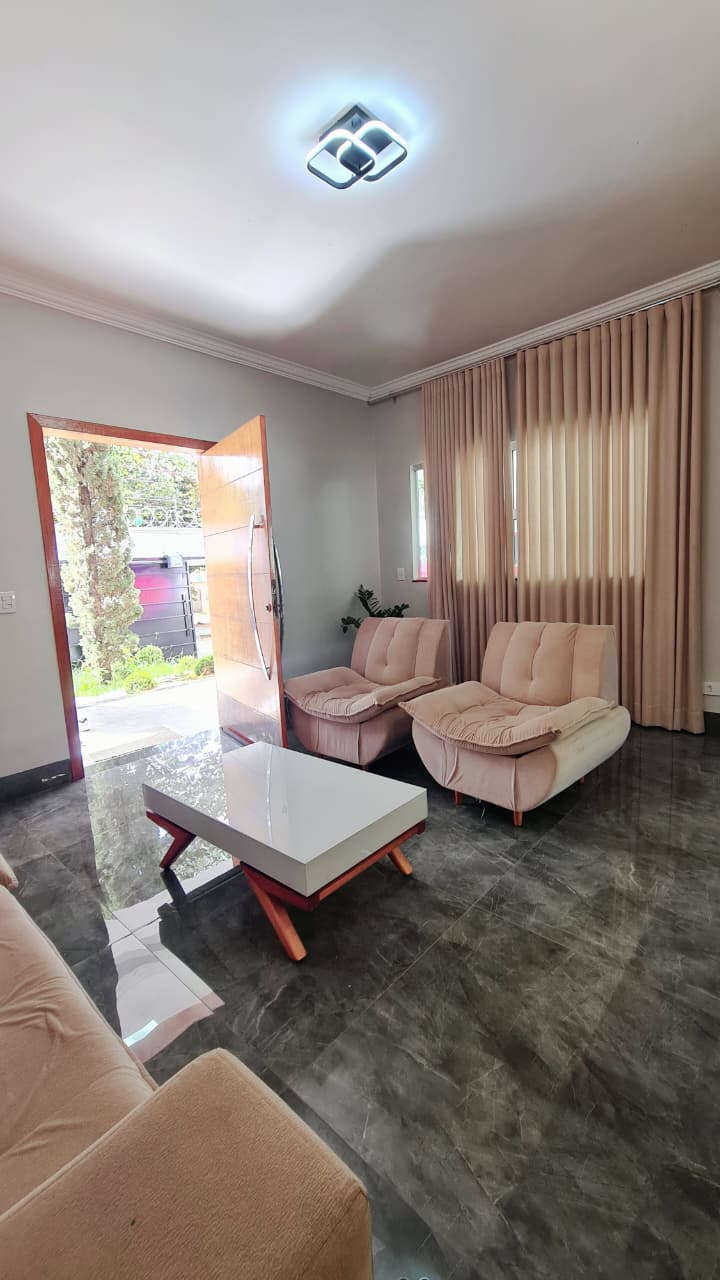 'Sobrado de Alto Padrão à Venda Conforto, Sofisticação e Espaço para sua Família.