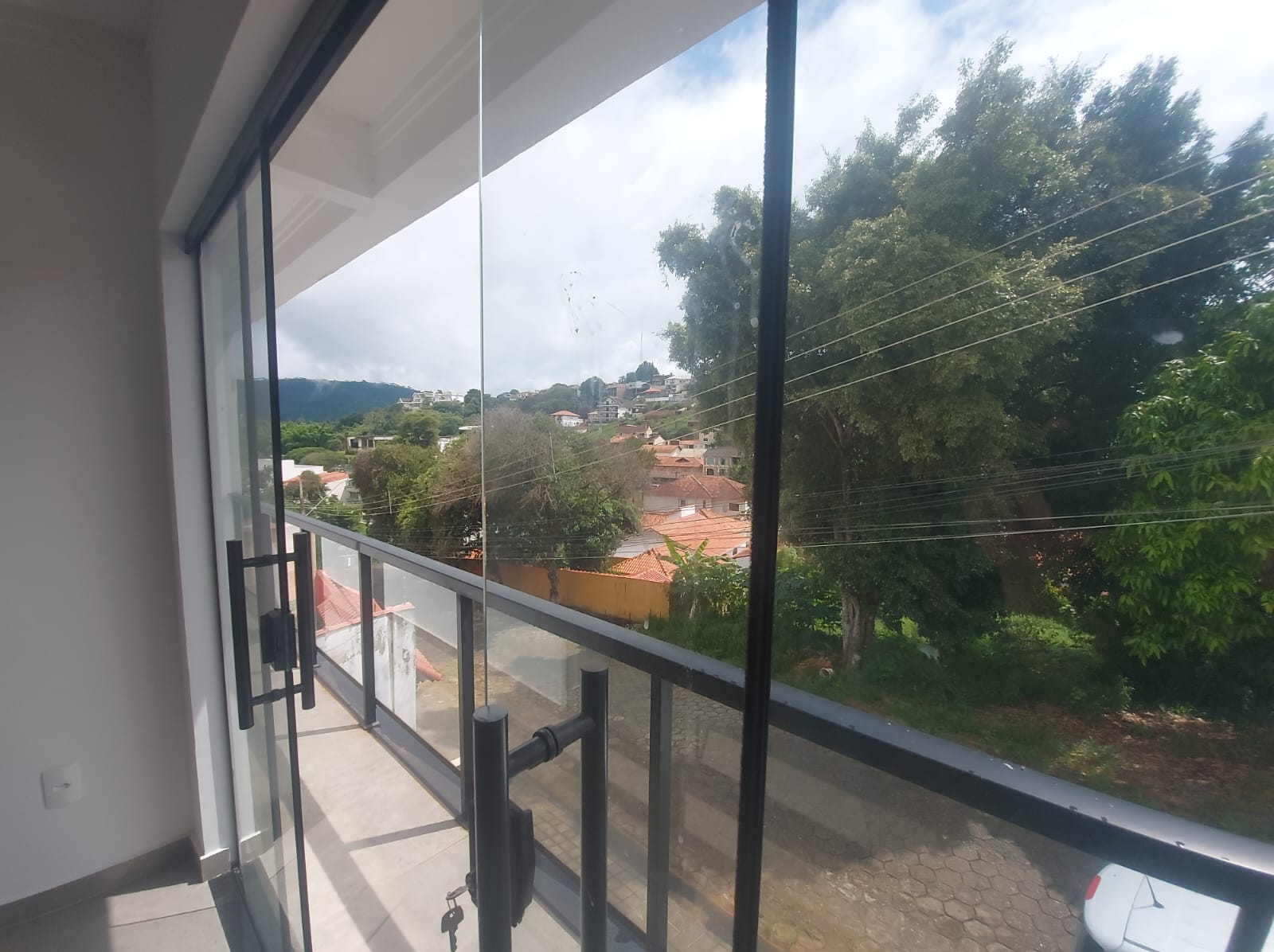 Locação - Casa com 3 Suítes I Acabamento de bom gosto no Solar dos Lagos – Conforto e Sustentabilidade