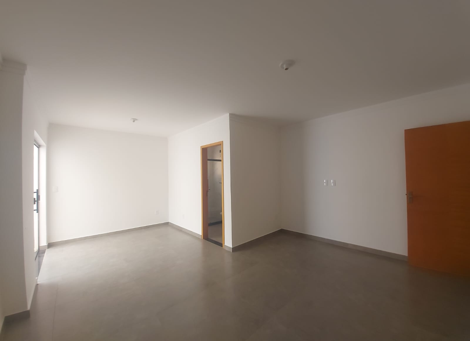 Locação - Casa com 3 Suítes I Acabamento de bom gosto no Solar dos Lagos – Conforto e Sustentabilidade