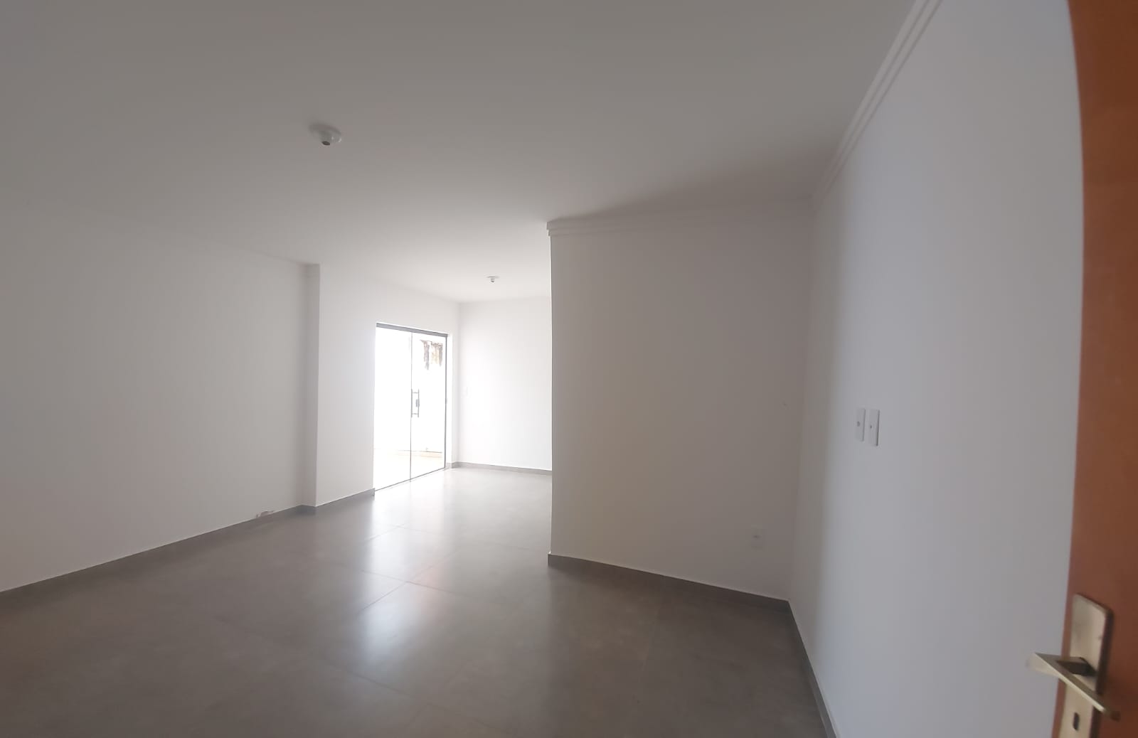 Locação - Casa com 3 Suítes I Acabamento de bom gosto no Solar dos Lagos – Conforto e Sustentabilidade