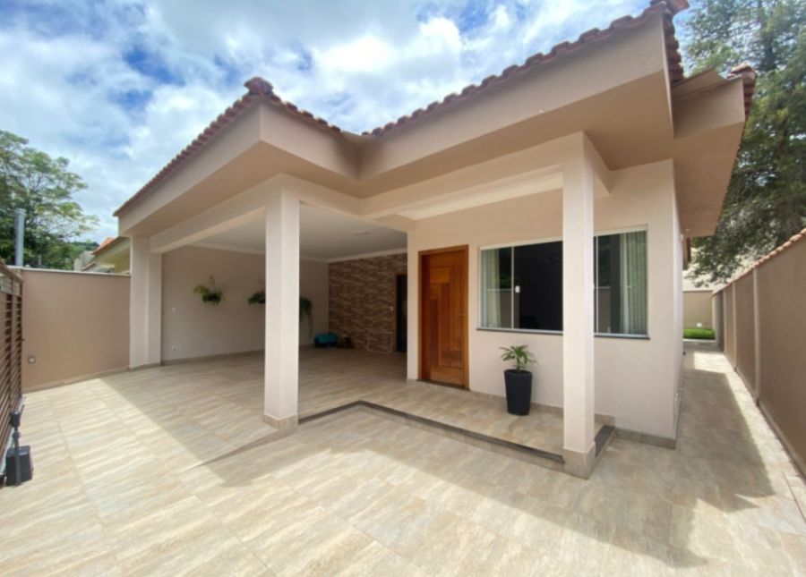 Excelente casa térrea e linear a venda - Vale dos Pinheiros