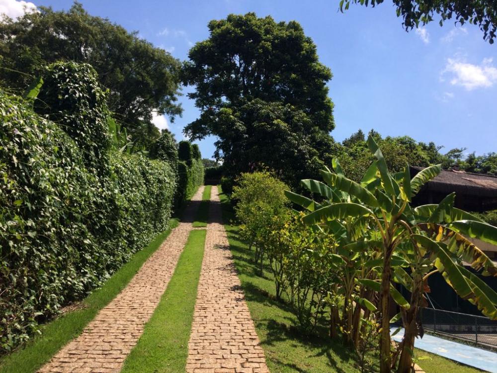 CHÁCARA R$2.990.000 - ALTO PADRÃO 3.000M² COM LAGO EM LOUVEIRA/SP