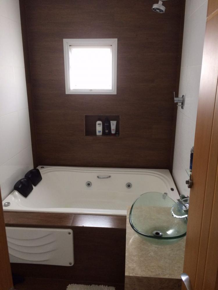 CASA DE ALTO PADRÃO 4 DORMITÓRIOS CONDOMÍNIO BEVERLY HILLS JANDIRA/SP