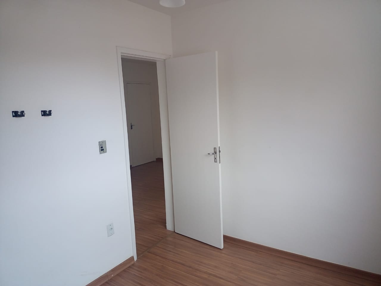 Apartamento com 2 dormitórios para alugar, 40 m² por R$ 850,00/mês - Borboleta - Juiz de Fora/MG