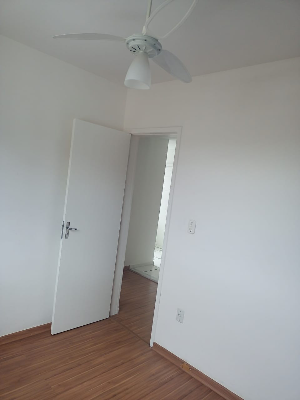 Apartamento com 2 dormitórios para alugar, 40 m² por R$ 850,00/mês - Borboleta - Juiz de Fora/MG