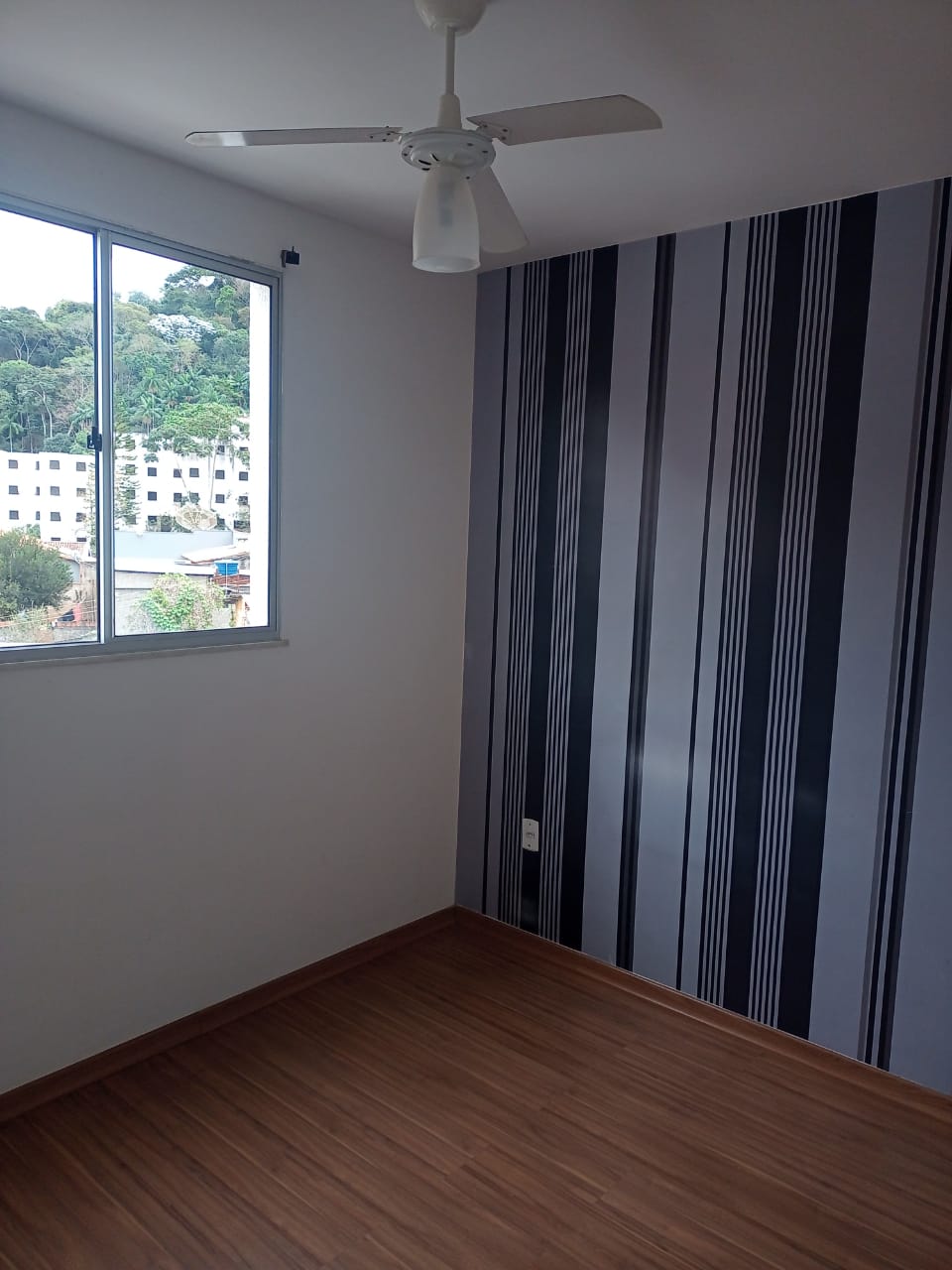 Apartamento com 2 dormitórios para alugar, 40 m² por R$ 850,00/mês - Borboleta - Juiz de Fora/MG