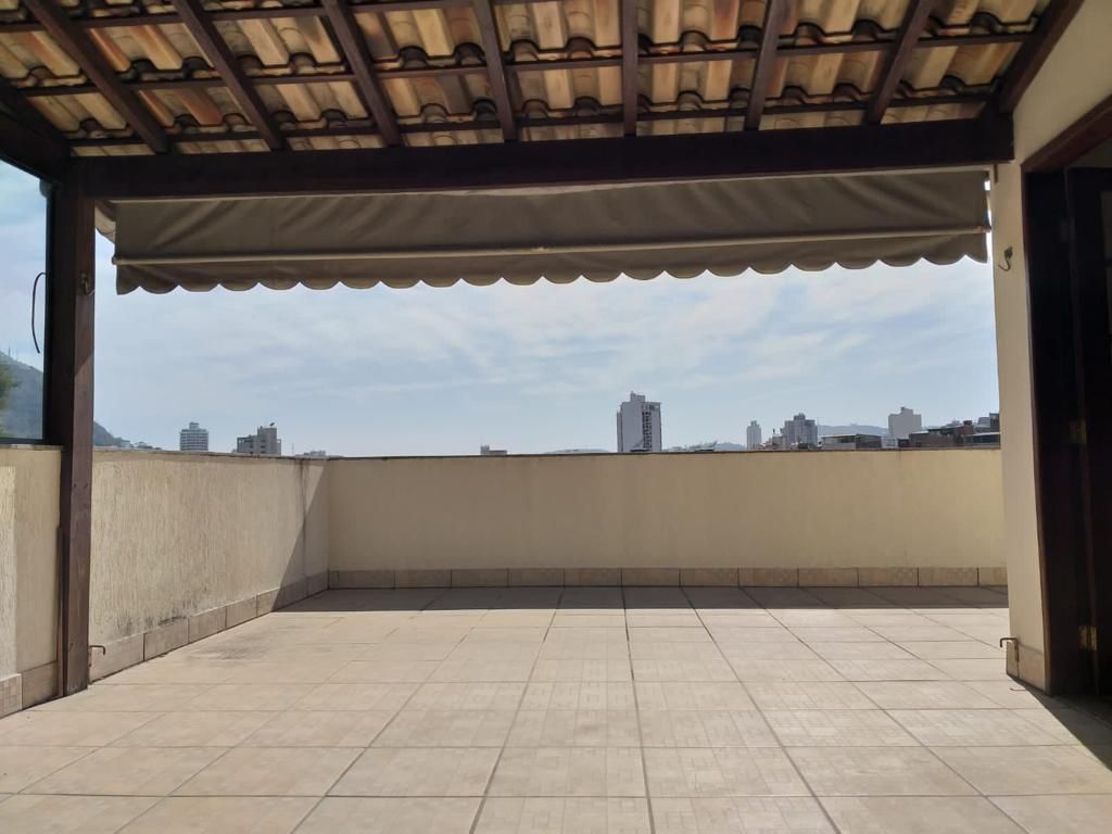Cobertura com 2 dormitórios para alugar, 140 m² por R$ 3.500,00 - Santa Cecília - Juiz de Fora/MG