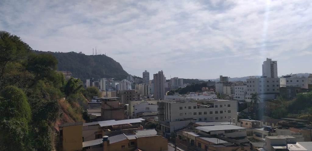 Cobertura com 2 dormitórios para alugar, 140 m² por R$ 3.500,00 - Santa Cecília - Juiz de Fora/MG