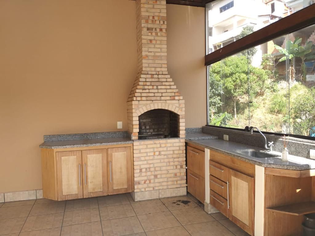 Cobertura com 2 dormitórios para alugar, 140 m² por R$ 3.500,00 - Santa Cecília - Juiz de Fora/MG