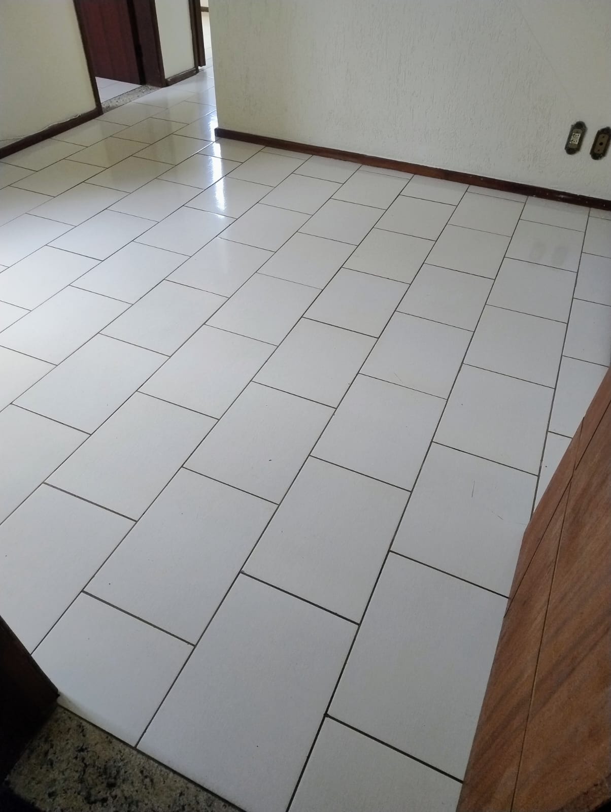 Apartamento com 2 dormitórios para alugar, 48 m² por R$ 927,00/mês - Vivendas da Serra - Juiz de Fora/MG
