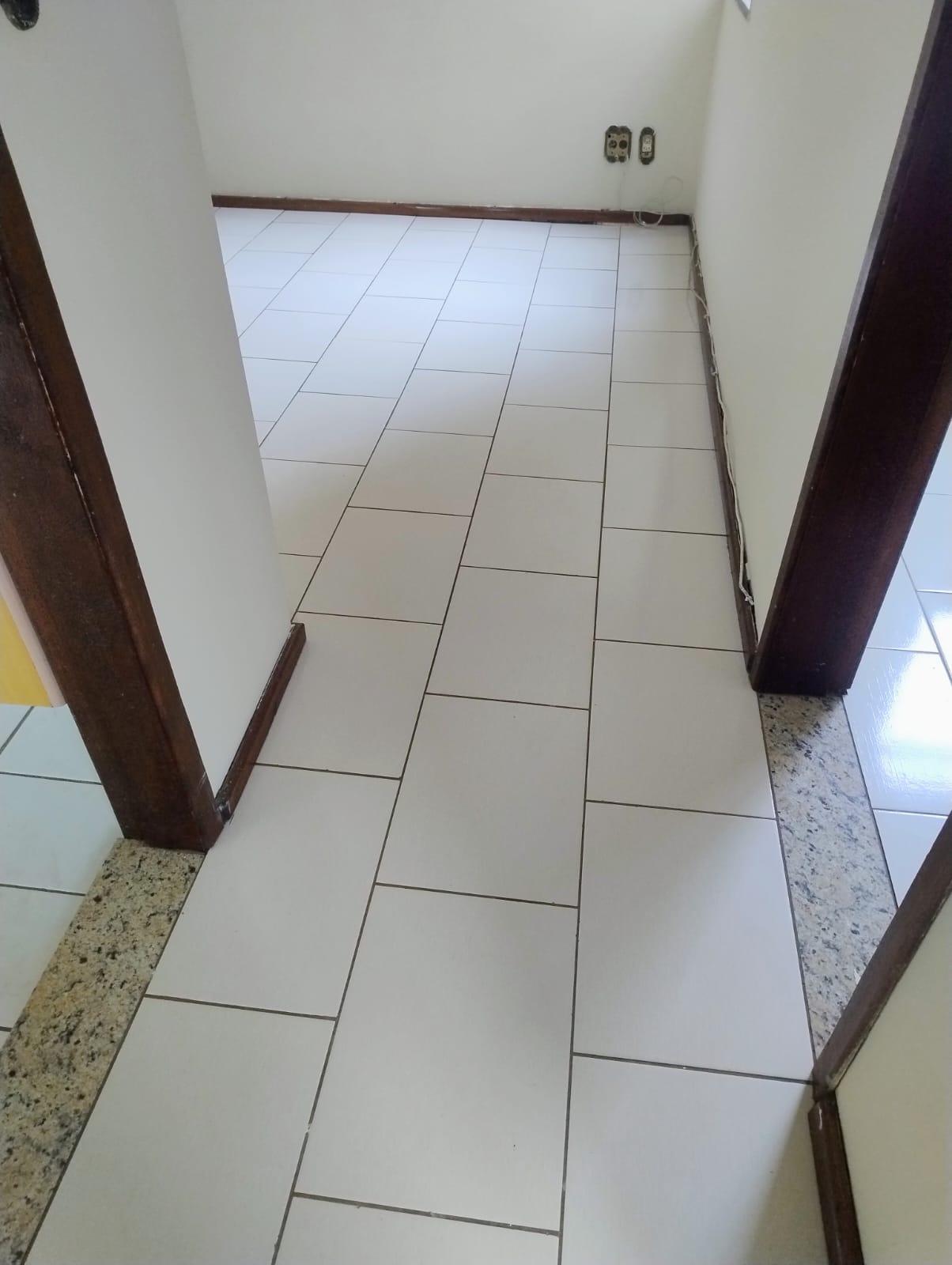 Apartamento com 2 dormitórios para alugar, 48 m² por R$ 927,00/mês - Vivendas da Serra - Juiz de Fora/MG