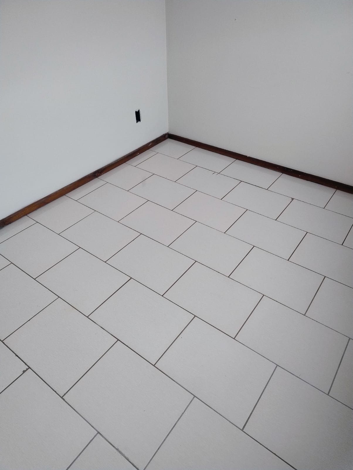 Apartamento com 2 dormitórios para alugar, 48 m² por R$ 927,00/mês - Vivendas da Serra - Juiz de Fora/MG
