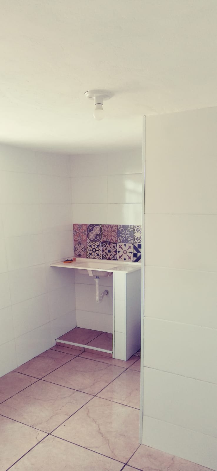 Kitnet com 1 dormitório para alugar, 22 m² por R$ 650,00/mês - Nossa Senhora Aparecida - Juiz de Fora/MG