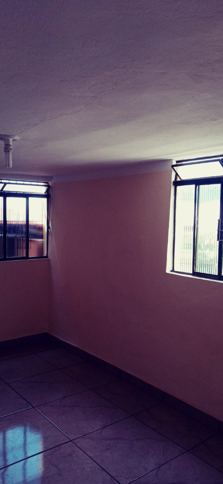 Kitnet com 1 dormitório para alugar, 22 m² por R$ 650,00/mês - Nossa Senhora Aparecida - Juiz de Fora/MG