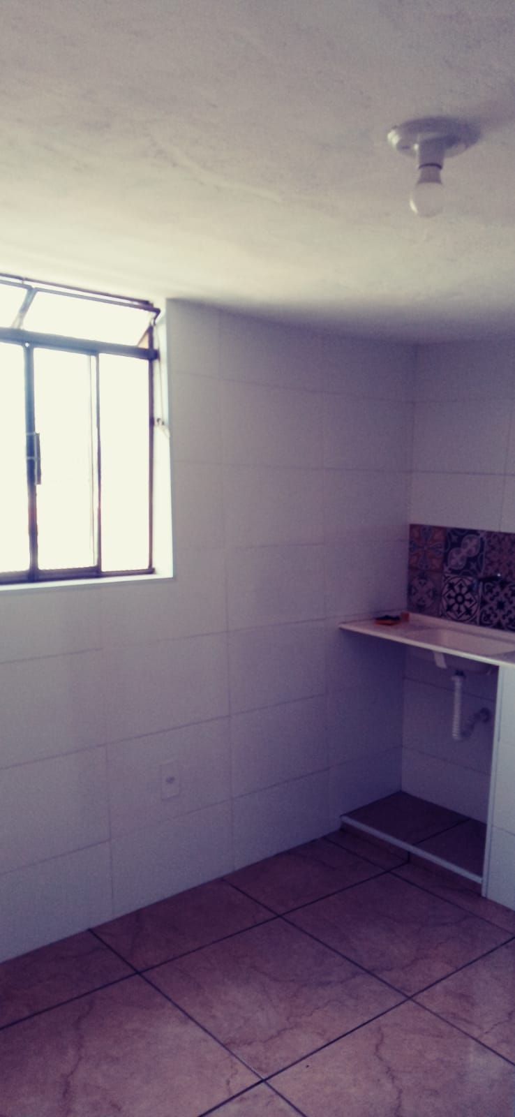 Kitnet com 1 dormitório para alugar, 22 m² por R$ 650,00/mês - Nossa Senhora Aparecida - Juiz de Fora/MG