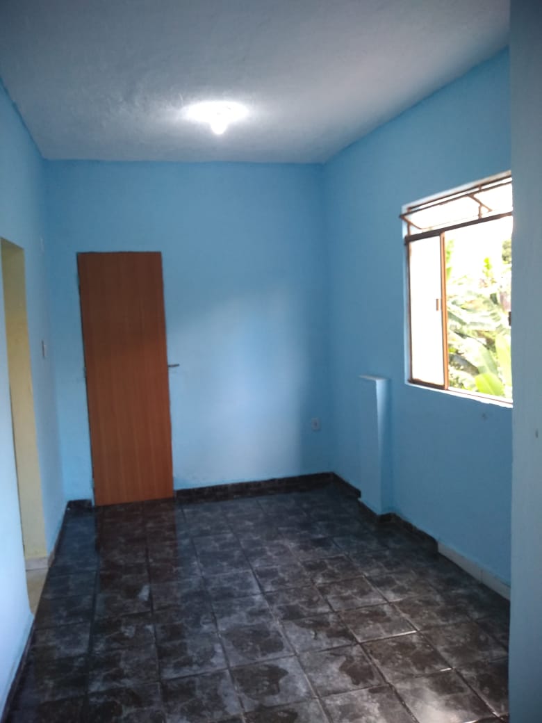 Casa com 03 dormitórios para alugar por R$ 850,00/mês -Ipiranga - Juiz de Fora/MG