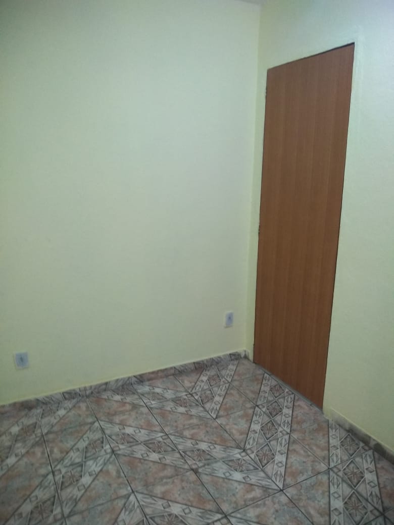 Casa com 03 dormitórios para venda por R$170.000,00 -Ipiranga - Juiz de Fora/MG
