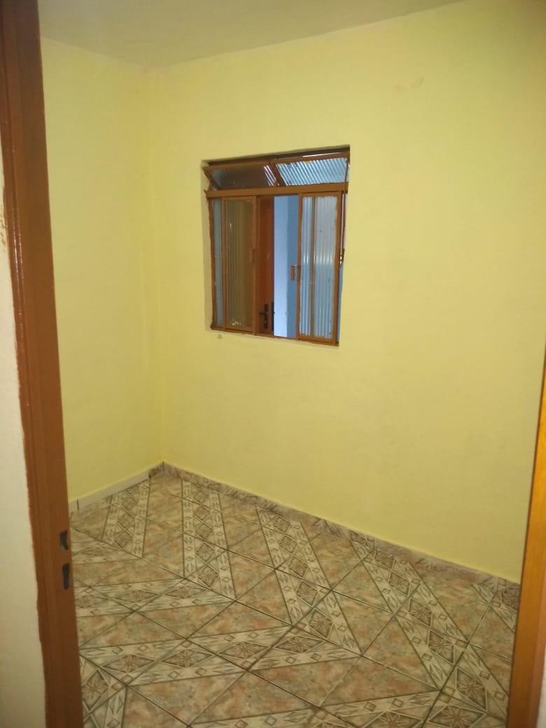 Casa com 03 dormitórios para venda por R$170.000,00 -Ipiranga - Juiz de Fora/MG
