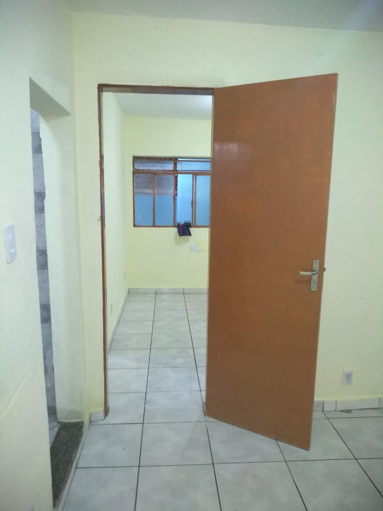 Casa com 03 dormitórios para venda por R$170.000,00 -Ipiranga - Juiz de Fora/MG