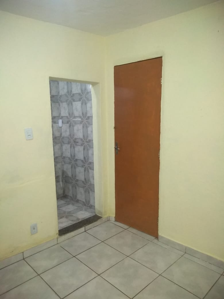Casa com 03 dormitórios para venda por R$170.000,00 -Ipiranga - Juiz de Fora/MG