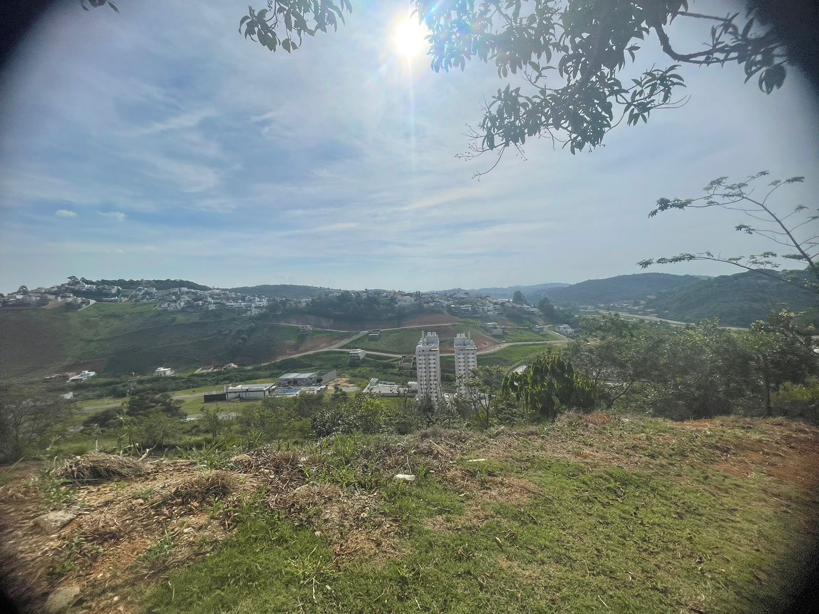 Terreno em declive no Via do Sol
