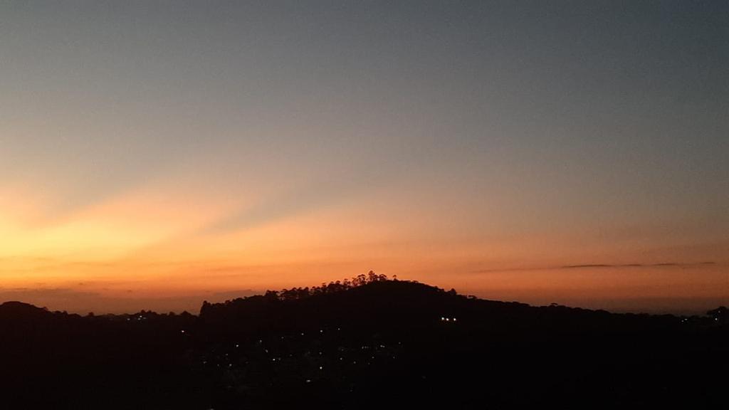 Terreno em declive no Via do Sol