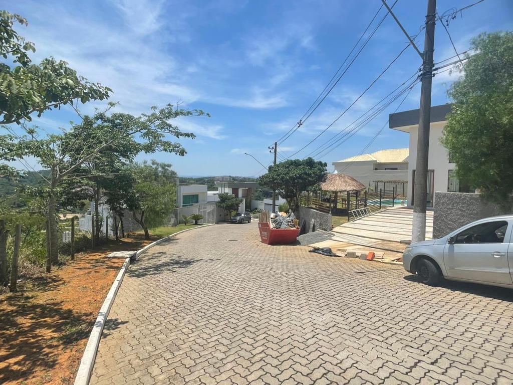 Terreno em declive no Via do Sol