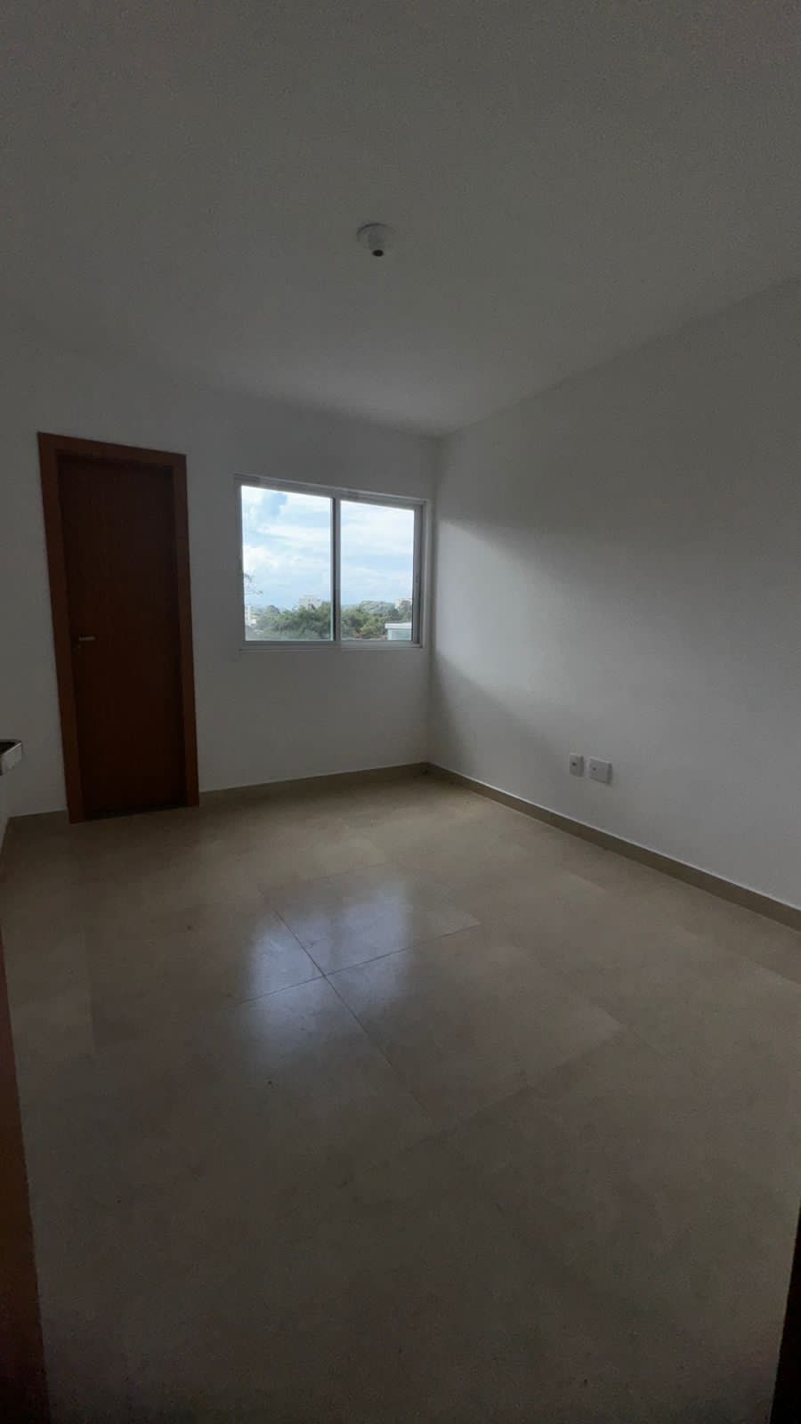 Dois quartos (um suíte) no bairro Aeroporto
