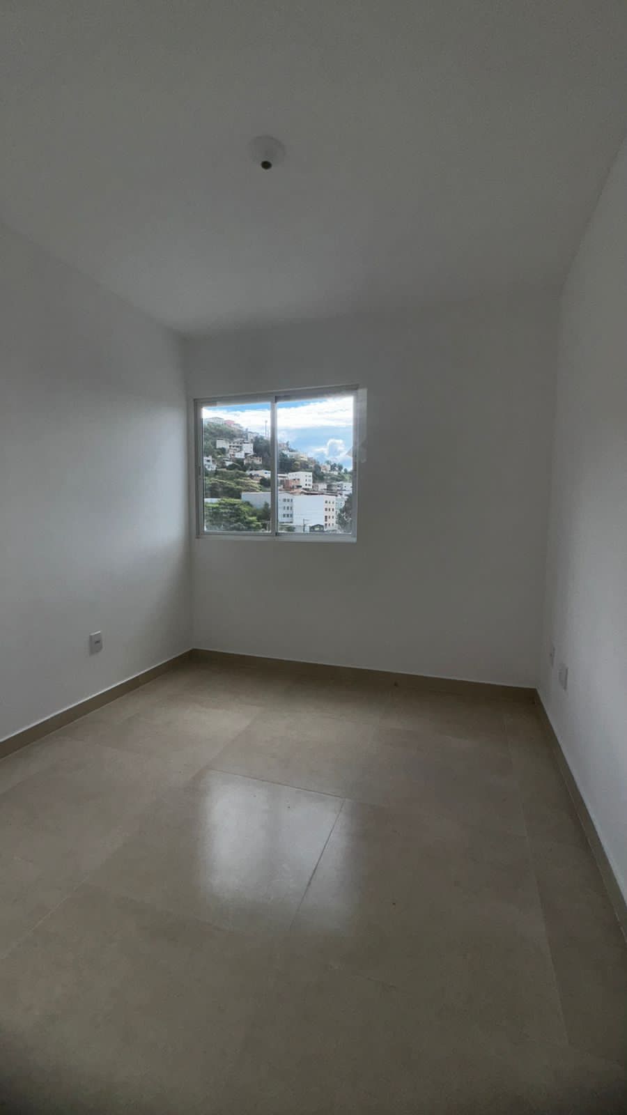 Dois quartos (um suíte) no bairro Aeroporto