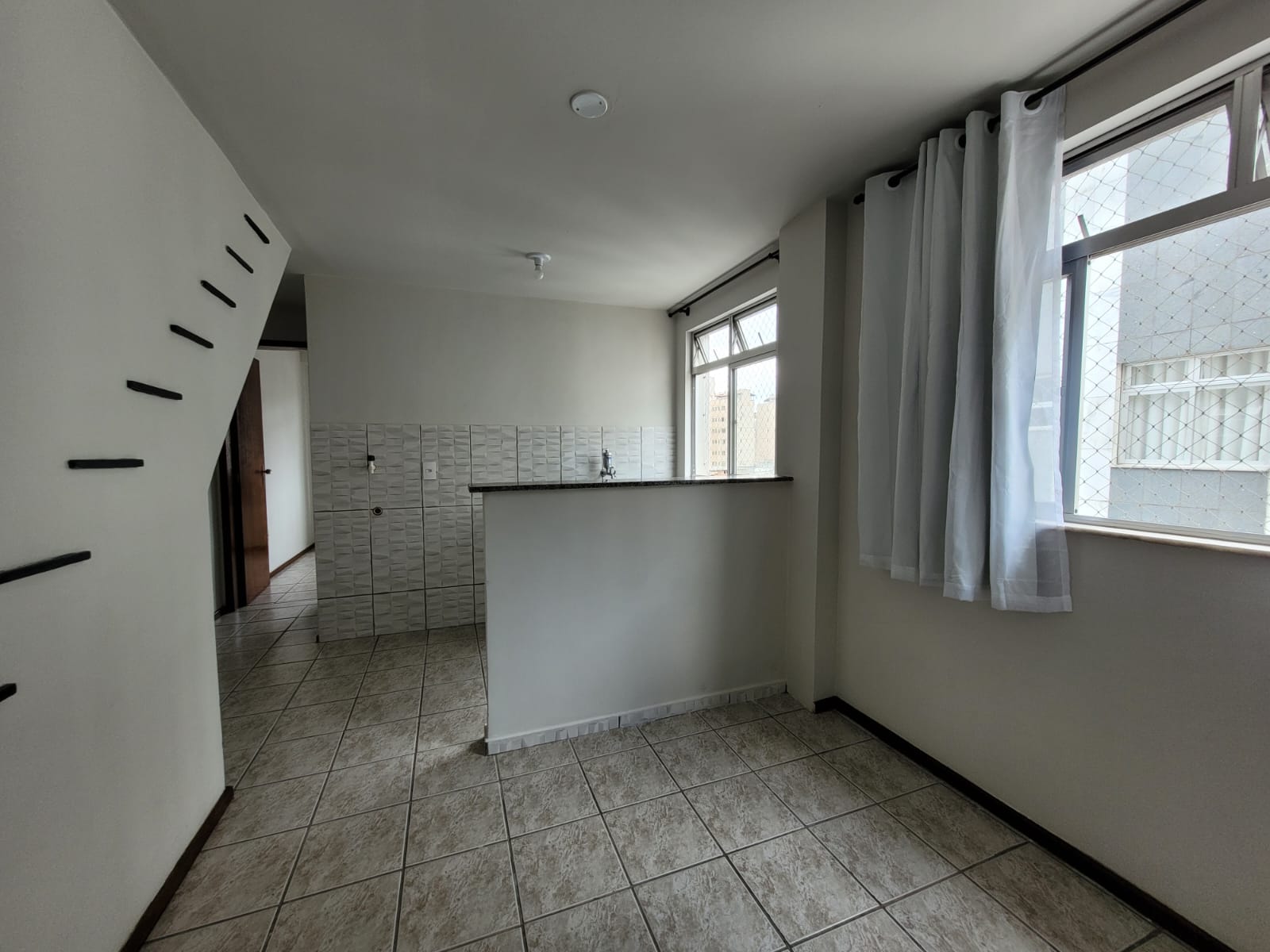 Cobertura com 2 dormitórios à venda, 90,0 m²por R$ 349.000,00 - Centro - Juiz de Fora/MG