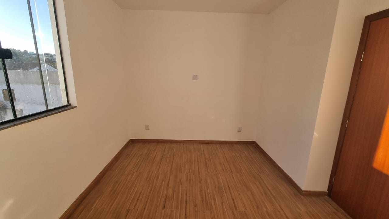Casa com 2 dormitórios,  à venda, 71 m² por R$ 279.000 - Parque Independência - Juiz de Fora/MG