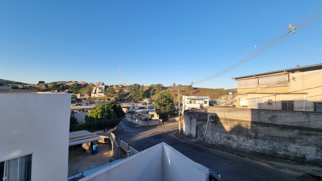 Casa com 2 dormitórios,  à venda, 71 m² por R$ 279.000 - Parque Independência - Juiz de Fora/MG