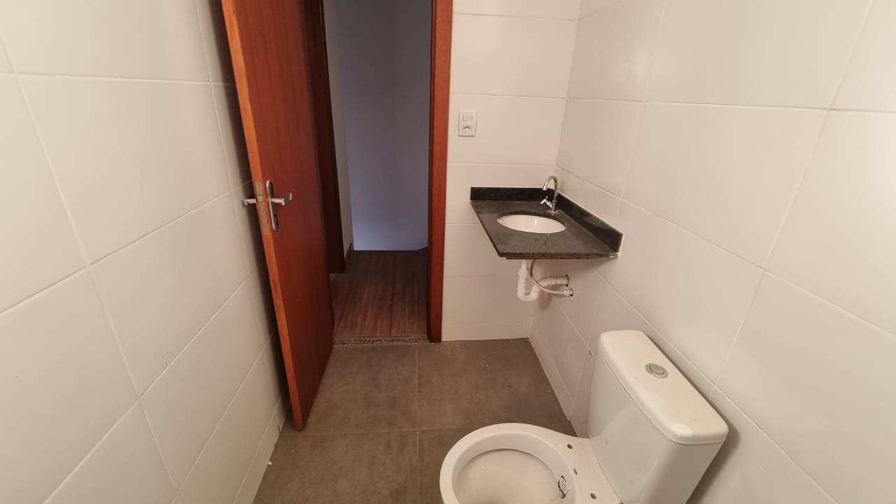 Casa com 2 dormitórios,  à venda, 71 m² por R$ 279.000 - Parque Independência - Juiz de Fora/MG